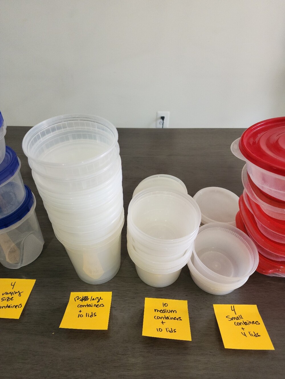 Large Assortment Of Plastic Tupperware/Food Storage Containers - Picture 4 of 6